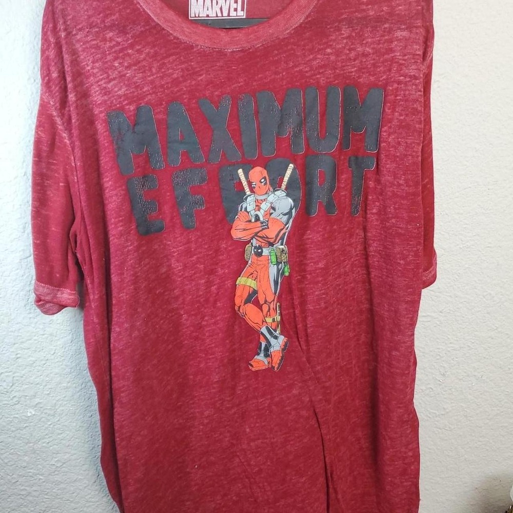 Marvel Deadpool Maximum Effort Red Graphic T-Shirt